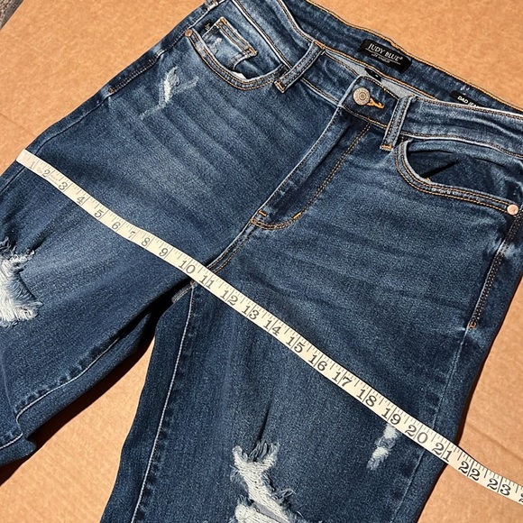 Judy Blue Mid-Rise Straight Leg Distressed Dad Jean, size 28 - Picture 10 of 16